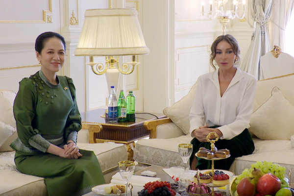 Azərbaycanın və Kambocanın birinci xanımları görüşdülər